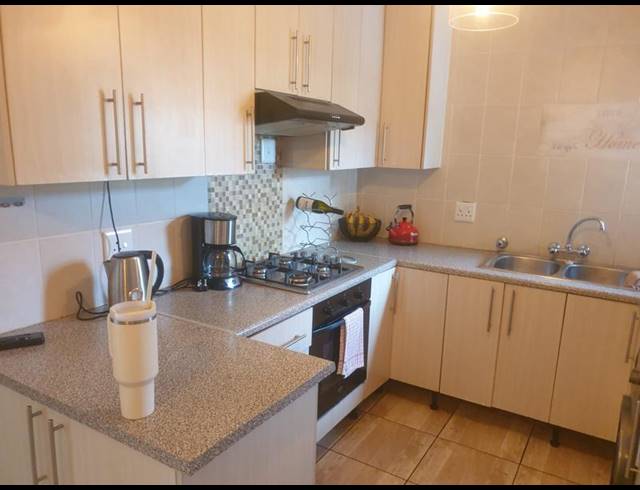 3 BEDROOM TOWNHOUSE FOR SALE IN RADIOKOP